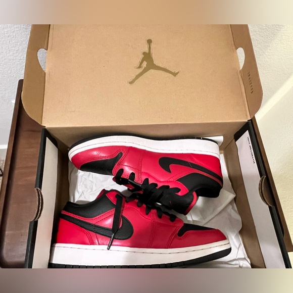 Jordan 1 low gym red size 5.5 Lightly worn. - Picture 2 of 6